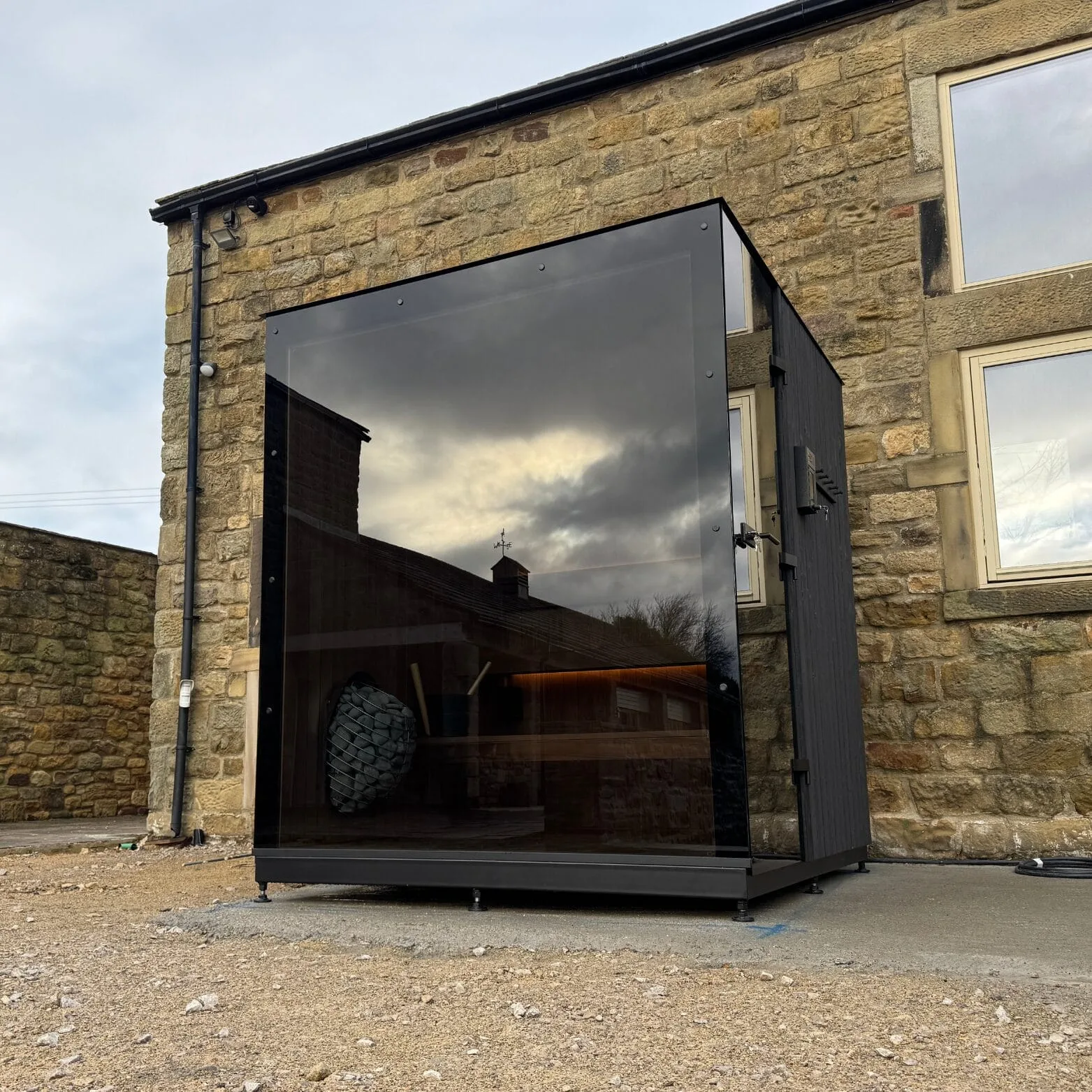 Eira Signature 200 Outdoor Sauna - Image 2